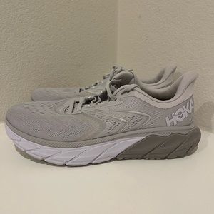 Hoka “Arahi” Sneakers